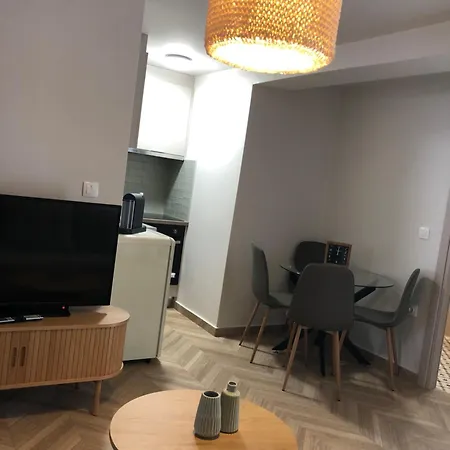 ζεστό , φιλικό στούντιο